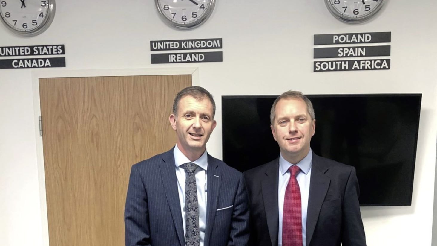 PwC partner Ian McConnell (left) with Fenergo&#39;s head of partners and alliances 