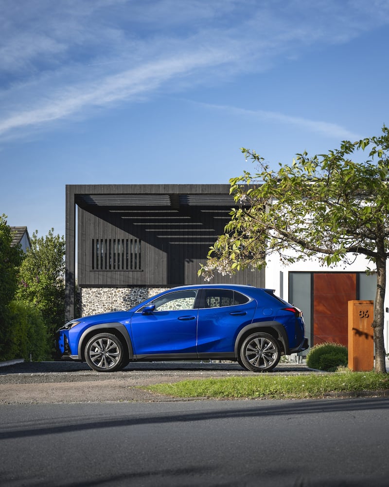 Externally, the new UX 300h looks identical to the outgoing model. (Credit: Lexus Media UK)