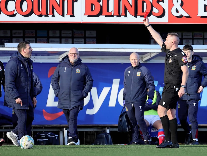 Pacemaker Press 121024
Crusaders v Linfield  Sports Direct Premiership
Linfield manager David Healy is sent off by Referee Christopher Morrison during today's game at Seaview, Belfast.  Photo by David Maginnis/Pacemaker Press