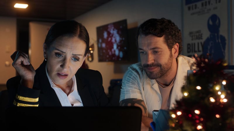 Shayne Ward as Jack Grayling and Catherine Tyldesley as Kate in Channel 5’s The Good Ship Murder. Credit: © Channel 5 Broadcasting Limited/Clapperboard Productions.