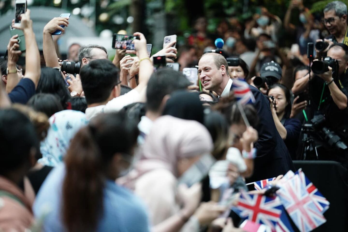 Crowds cheer as William arrives in Singapore for Earthshot Prize