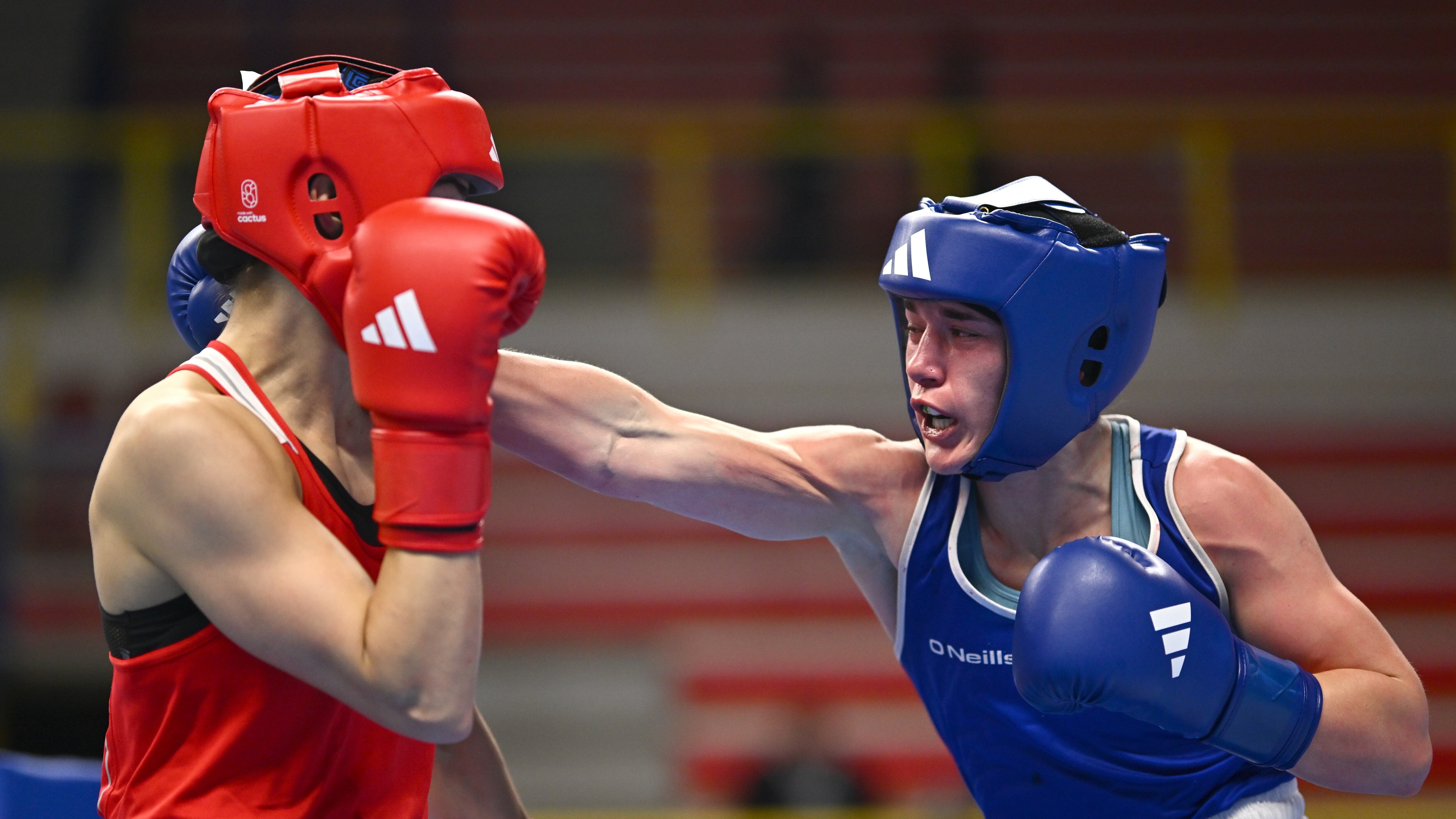 Grainne Walsh goes on the attack during Friday's last 32 win over Stefanie von Borge. Photo by Ben McShane/Sportsfile