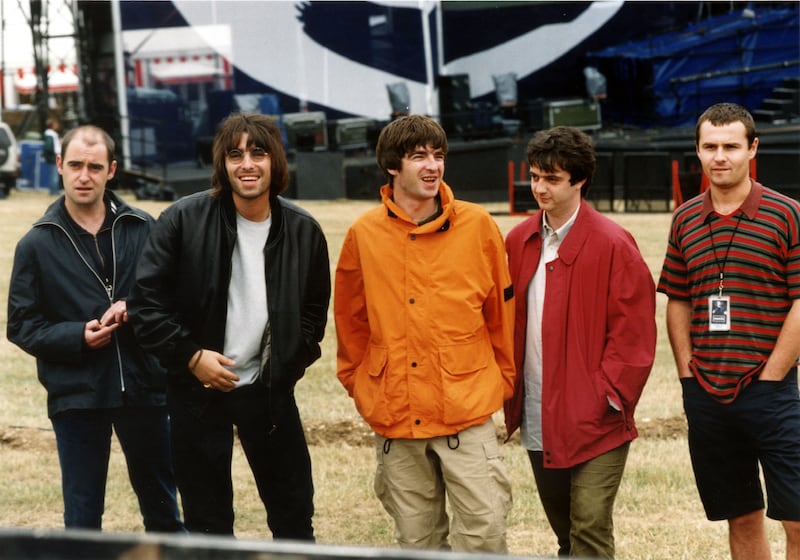 Oasis channelled a more relaxed style compared to Blur’s more preppy approach