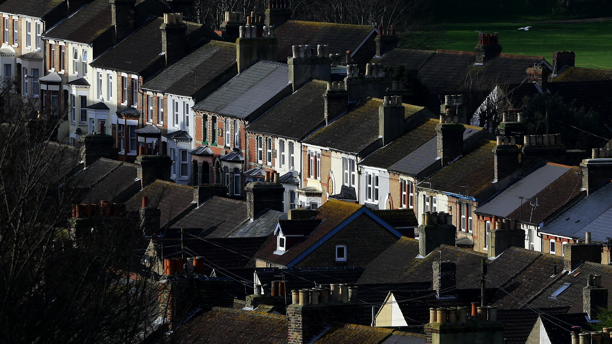 The average UK house price rose by 0.1% in April month-on-month, after a fall of 0.9% in March, according to Halifax