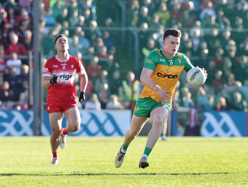 Niall O'Donnell bounced the ball whilst running past a Derry defender