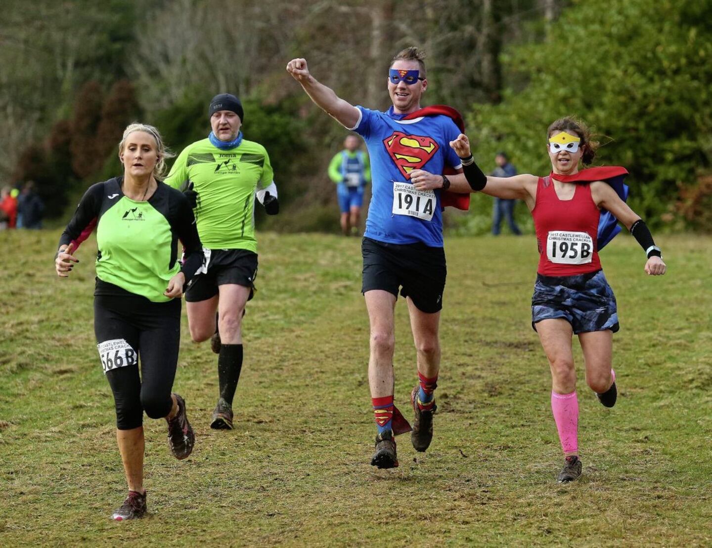 Castlewellan Christmas Cracker race draws hundreds of runners The