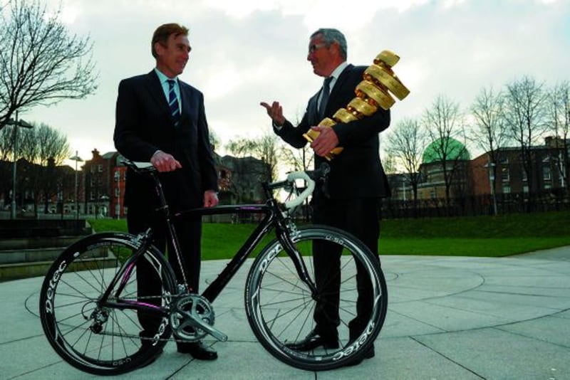 Irish cycling legends Sean Kelly (left) and Stephen Roche at the announcement of the 2014 Giro d'Italia&nbsp;