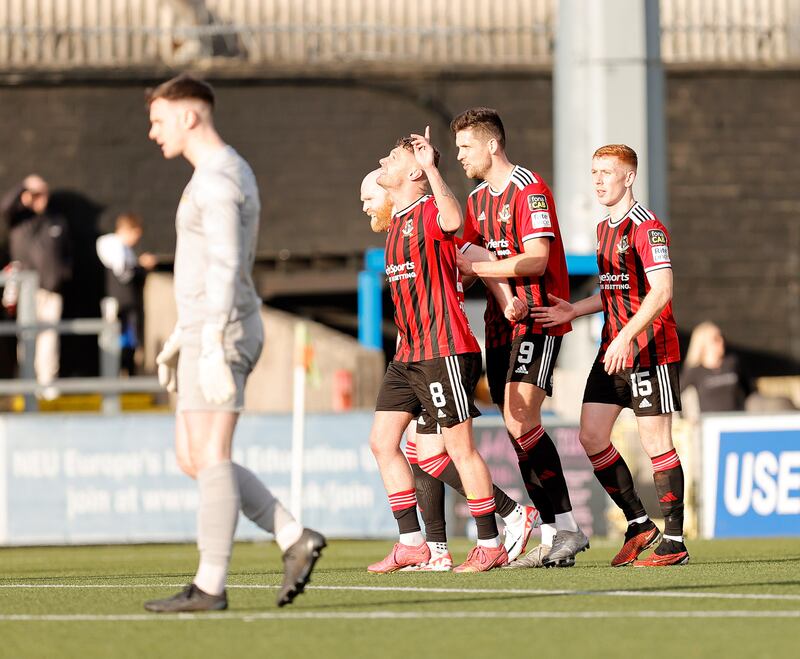 Crusaders' Ben Kennedy celebrates with his team-mates after his goal against Glenavon at Seaview in Belfast.  

Photo by Alan Weir/Pacemaker Press