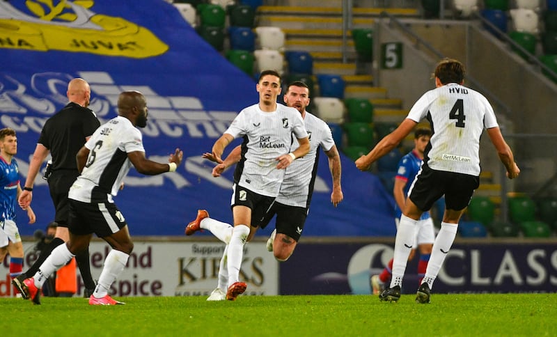 Jay Donnelly of Glentoran levels the scoring during this evening’s game
at Windsor Park, Belfast