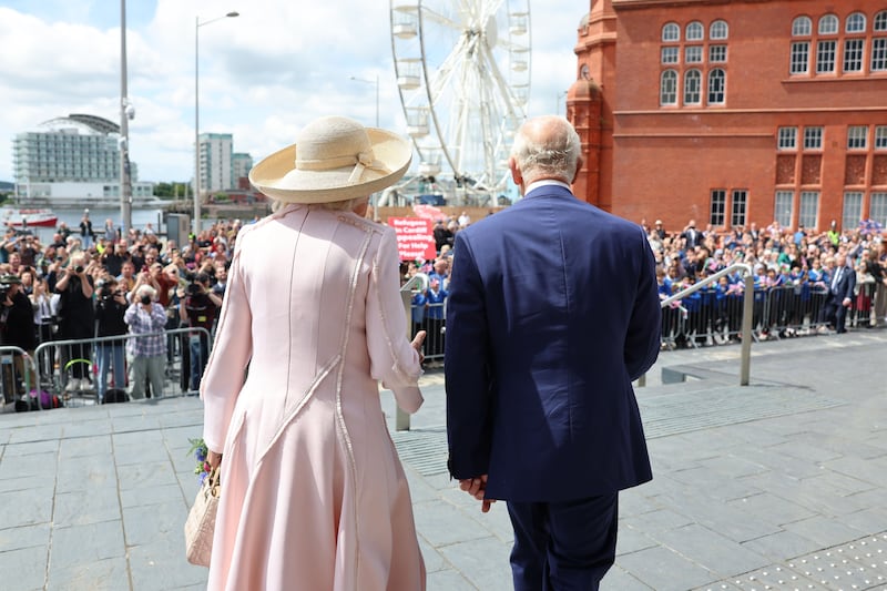 The King and Queen depart after their visit