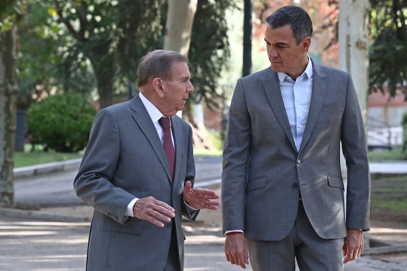 Exiled Venezuelan opposition leader Edmundo Gonzalez walks with Spain’s Prime Minister Pedro Sanchez (Fernando Calvo, Spanish Government via AP)