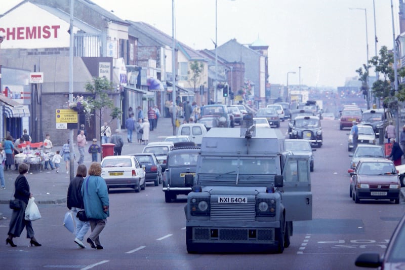 PACEMAKER PRESS 31/8/1994
534/94
Shankill Road scenes on a day of IRA ceasefire, 1994.