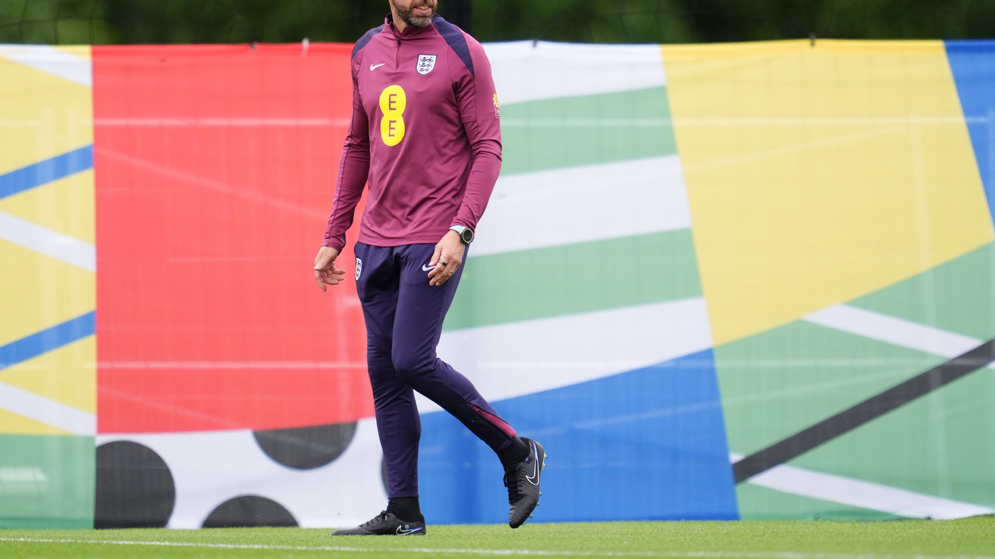 England manager Gareth Southgate oversees Wednesday’s training session .