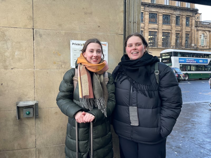 Katharina Ende (R) and Sophie Bolohlavek (L)