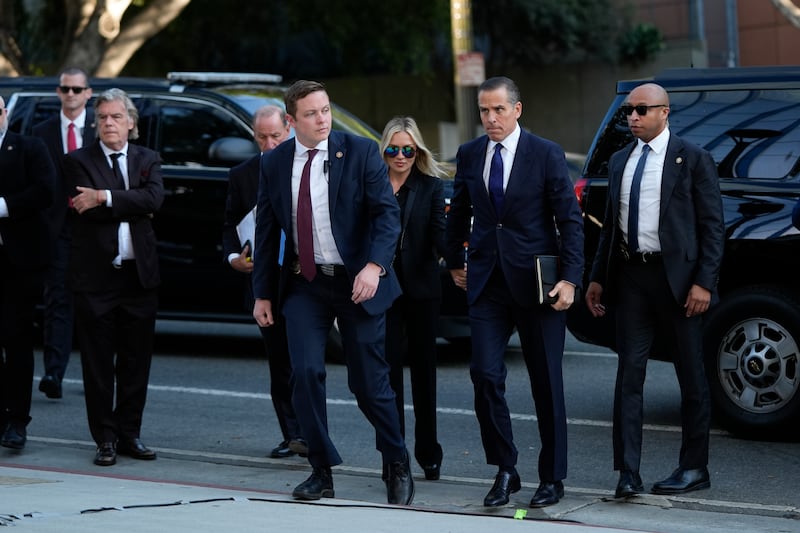 Hunter Biden and his wife arrive at court (Jae C. Hong/AP)