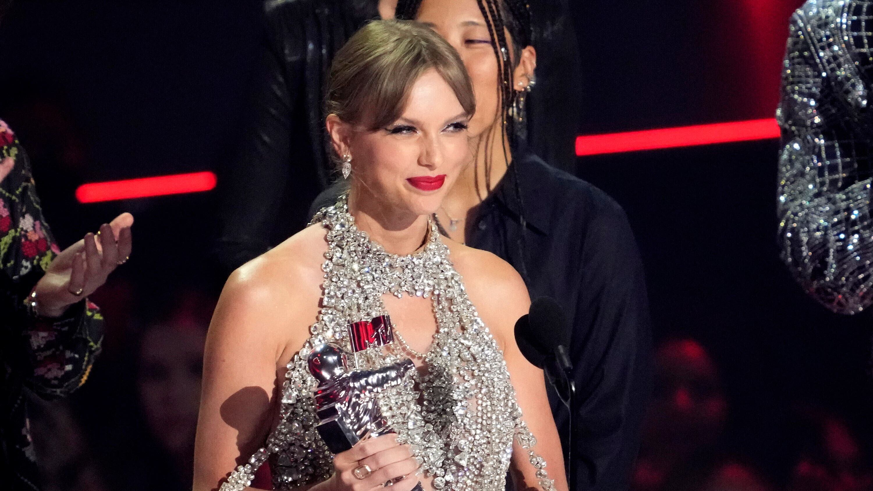 The pop megastar took home several awards on the night her video for All Too Well (10 Minute Version) (Taylor’s Version).