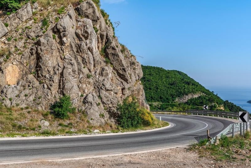 Serpentine Mountain Road