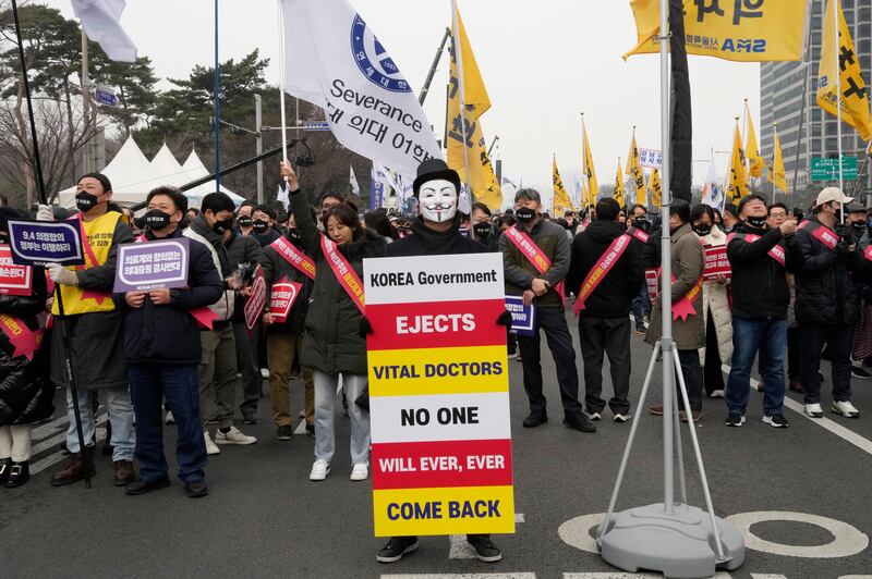 The South Korean government has said it will suspend the medical licences of junior doctors on strike (Ahn Young-joon/AP)