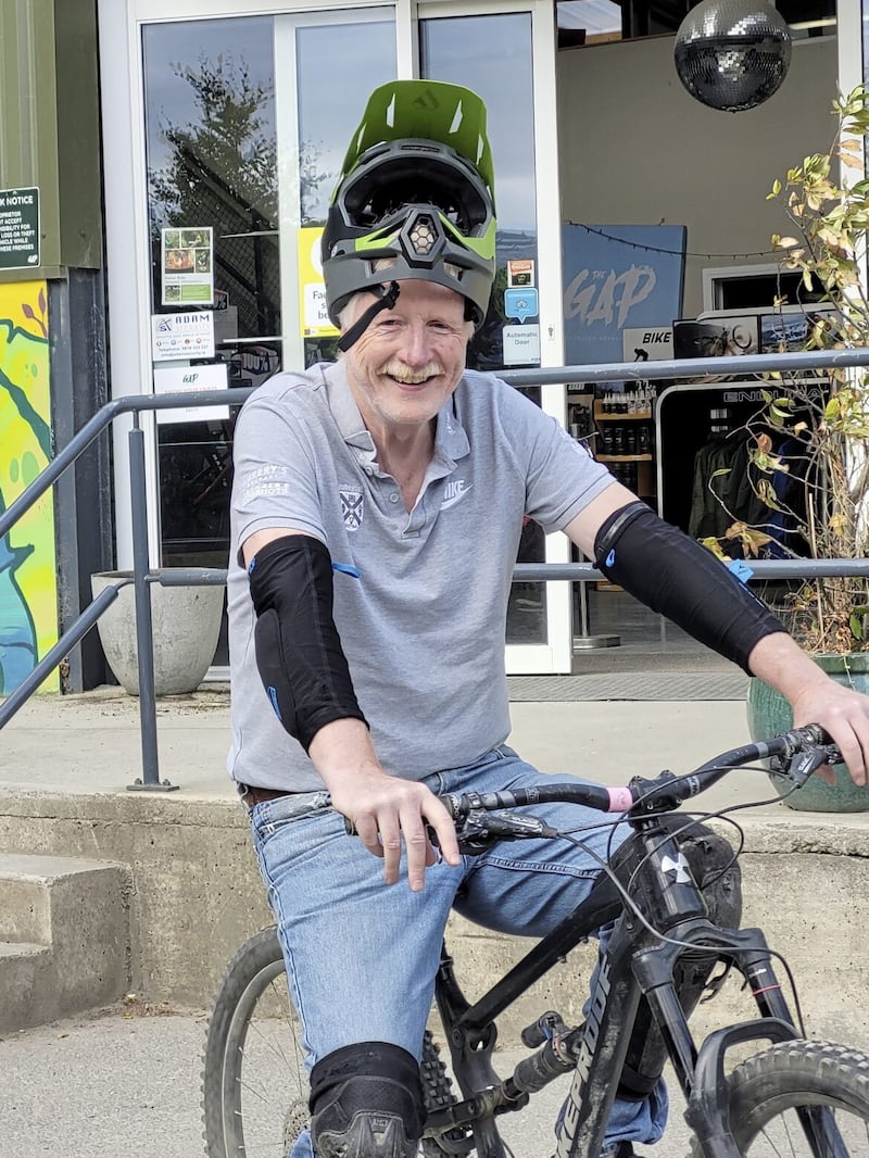 Geoff preparing to set a new downhill mountain biking record. Slowest ever, that is... 