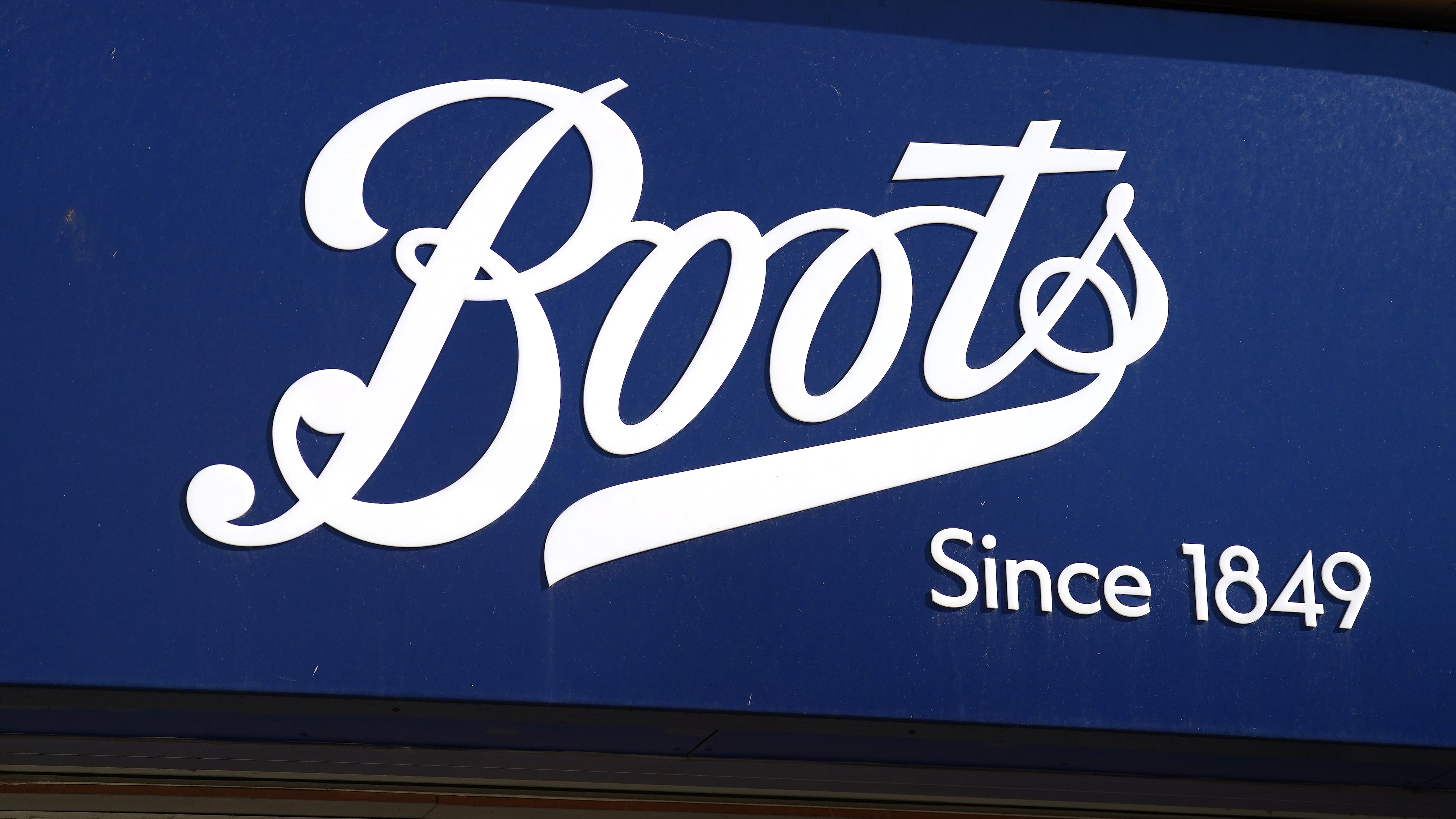 The boss of UK high street health and beauty chain Boots has announced plans to stand down after six years in the top job