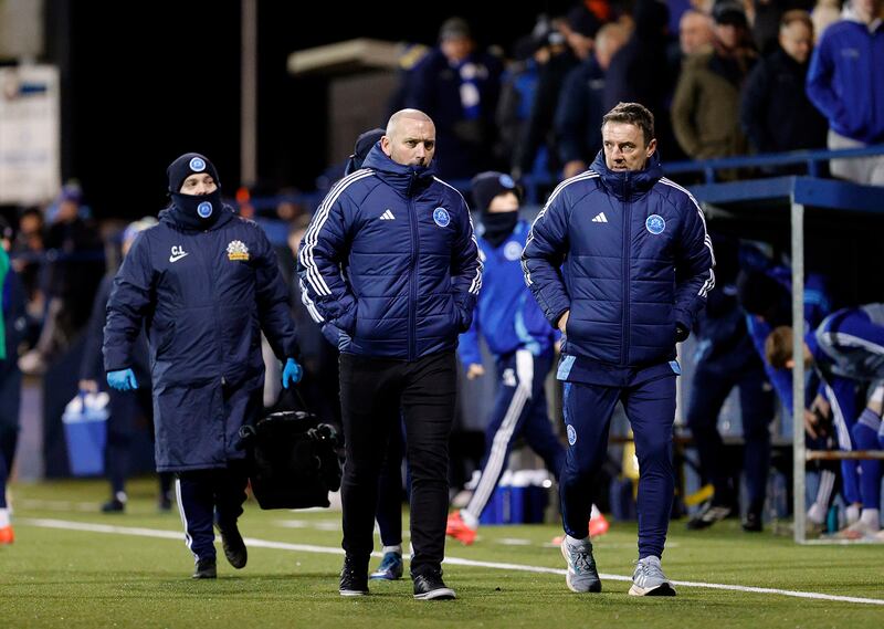 Pacemaker Press.

19-11-24.

Dungannon Fc v Glenavon Fc

Mid Ulster Cup semi final,
Glenavon's Manager Paddy McLoughlin and  during this evening's game at Stangmore Park in Dungannon.  

Photo by Alan Weir/Pacemaker