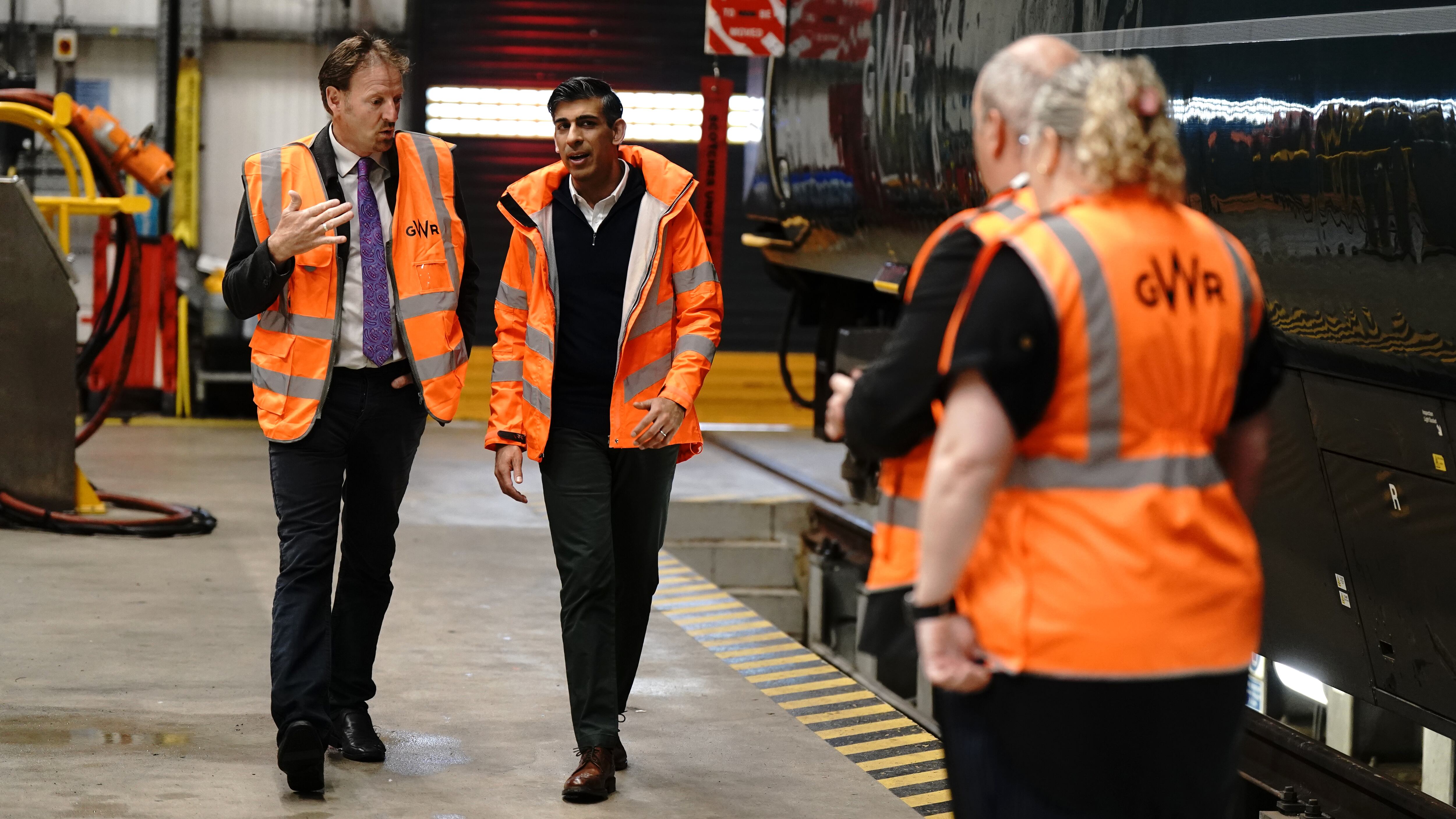 Prime Minister Rishi Sunak has promised to create 100,000 more apprenticeships a year by axing some ‘rip-off’ university degrees
