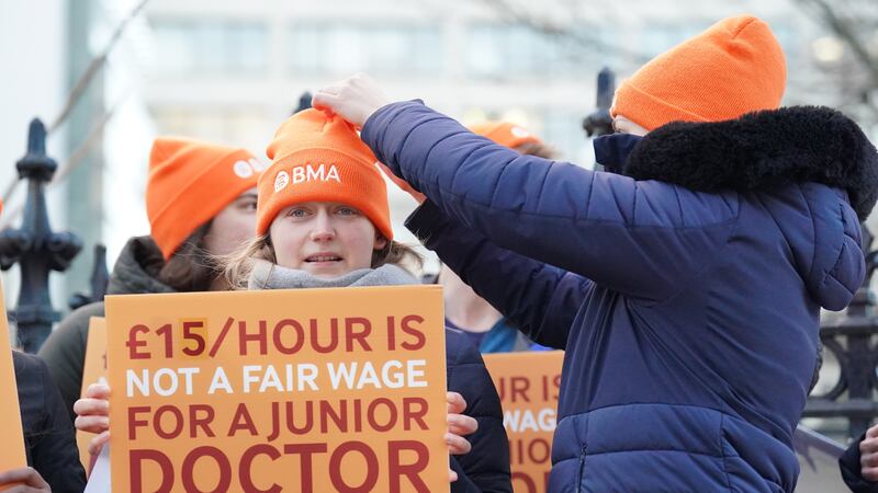Junior doctors warn of 'indefinite strike' unless pay offer is improved