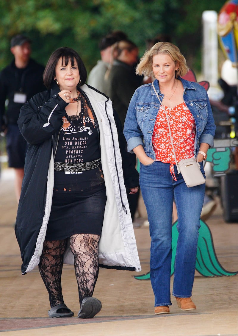 Ruth Jones and Joanna Page chatting on set