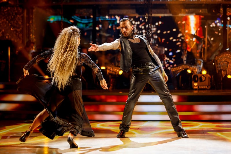 Pete Wicks and Jowita Przystal danced to Breathe by The Prodigy on Saturday’s first live show of the series