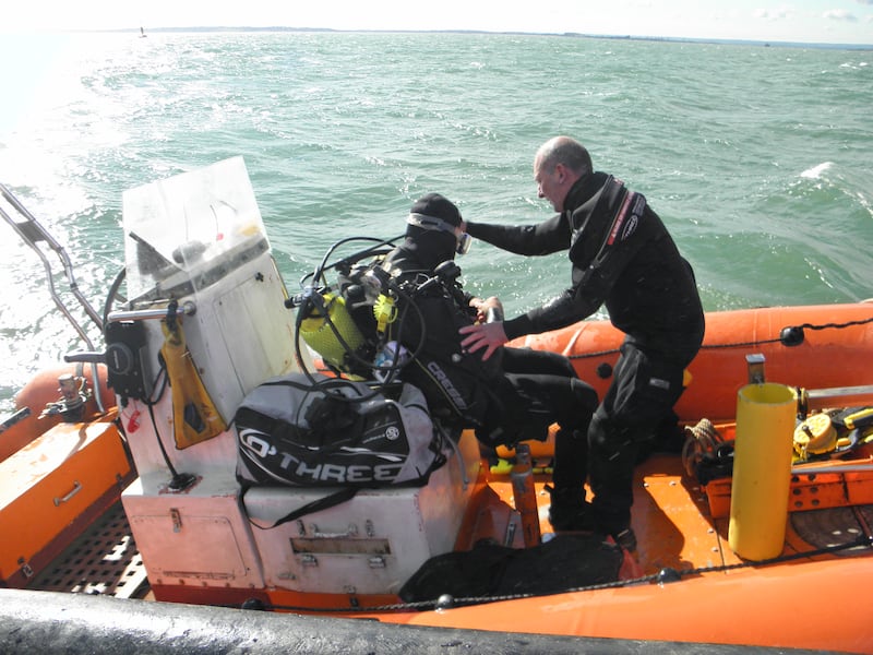 Preparing for the diving the London shipwreck.