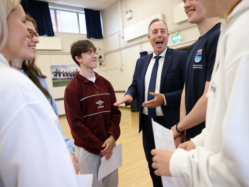 PACEMAKER BELFAST  15/08/2024
Belfast High School pupils celebrate their A level results this morning at the school with Education Minister paul Givan.
There has been a fall in the number of A-level entries in Northern Ireland awarded top A* and A grades in 2024.
That was widely expected as grades returned to pre-pandemic levels.
About 30.3% of A-level entries have been awarded A* or A grades in 2024, compared to 37.5% in 2023, 44% in 2022 and a record 51% in 2021.
About one in every 12 (8.2%) A-levels in 2024 has been awarded at the top A* grade.
Photo Stephen Davison/Pacemaker Press