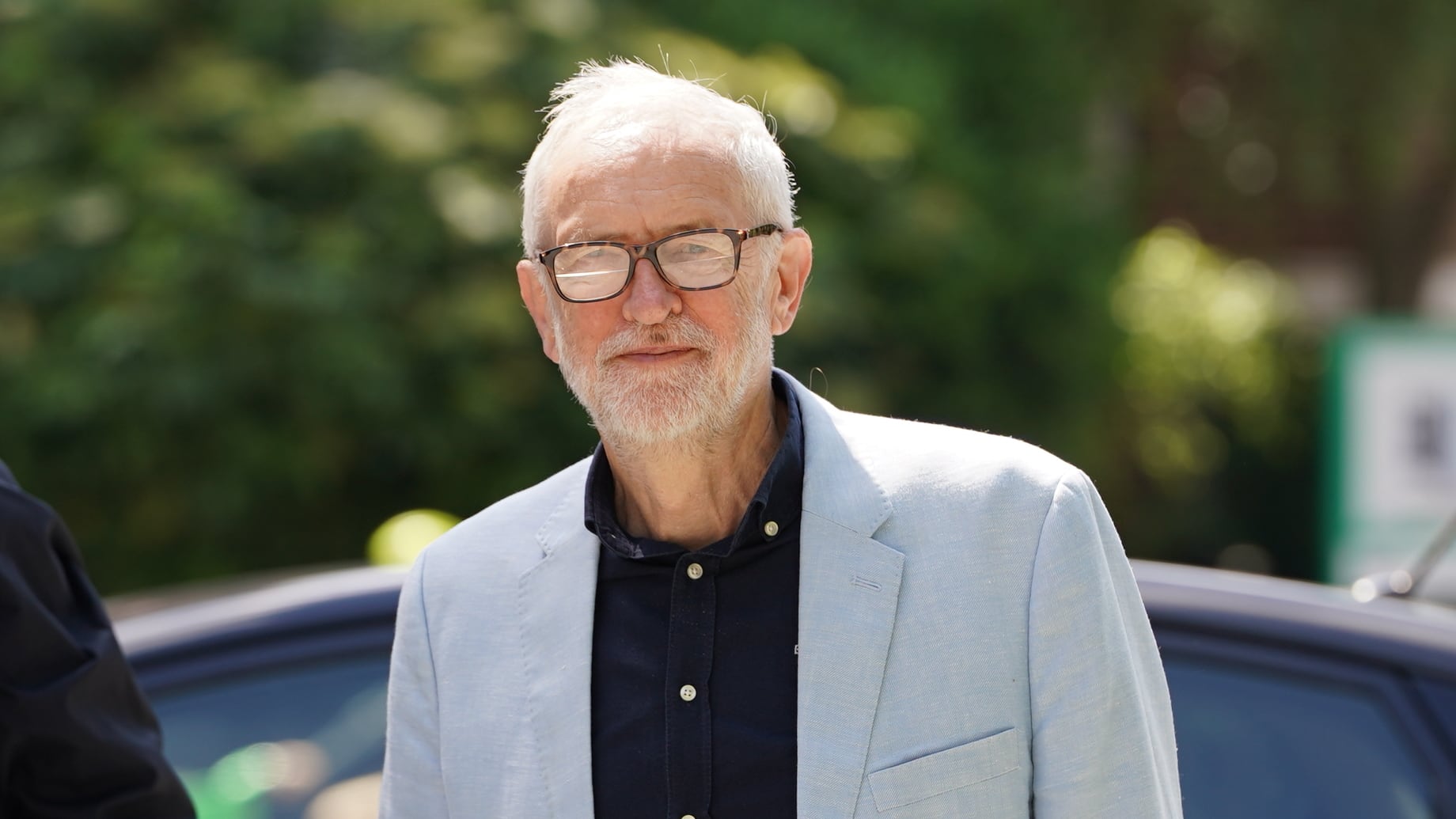 Former Labour Party leader Jeremy Corbyn has retained his seat as an independent
