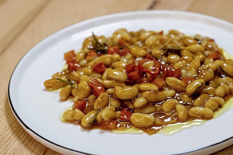 Slow-braised beans 