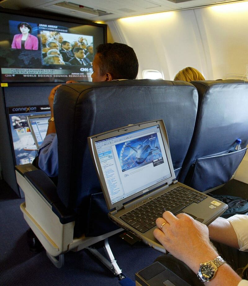 Laptop on airplanes