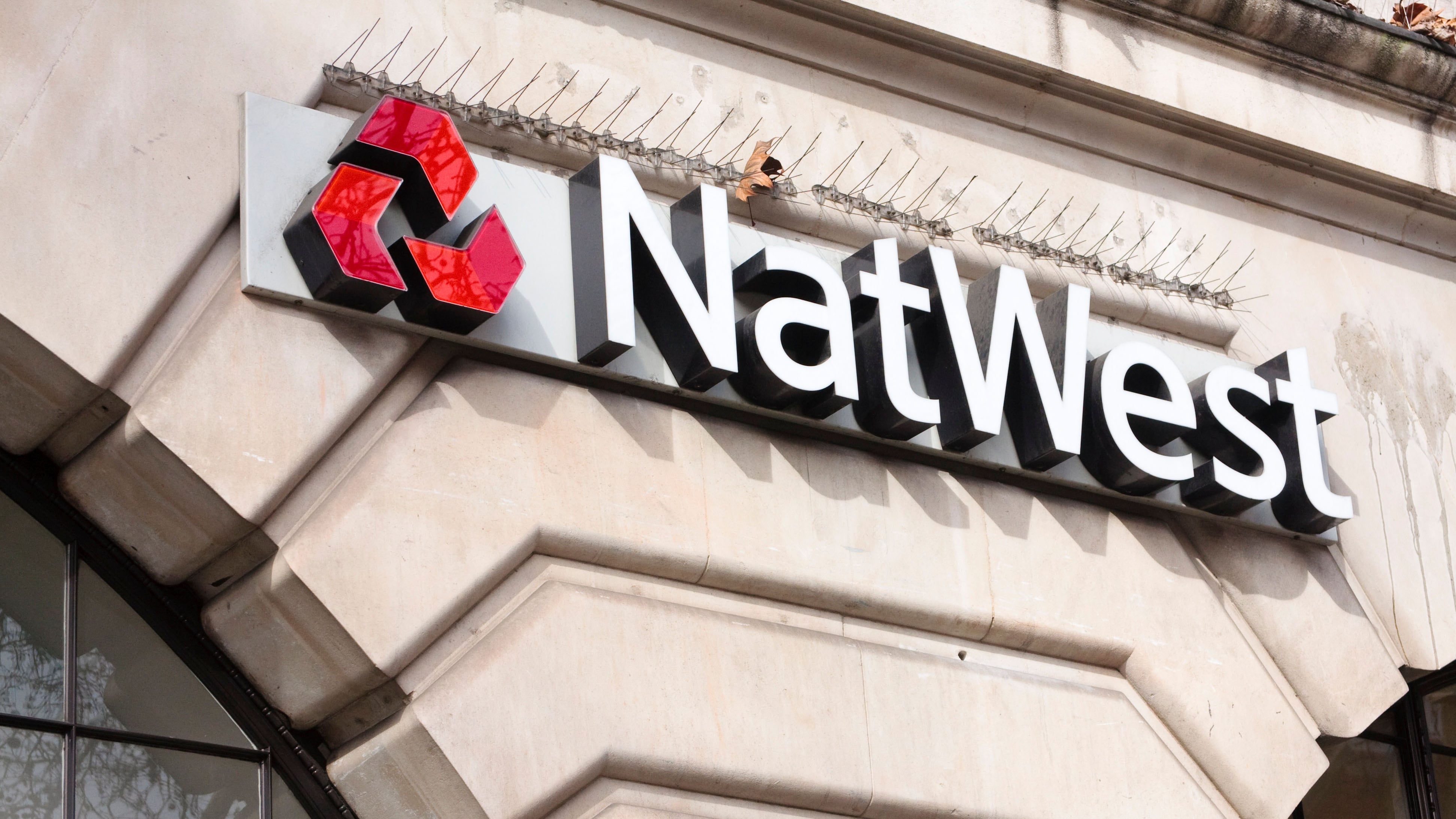NatWest has apologised to customers after its online and mobile banking services suffered outages on Tuesday morning