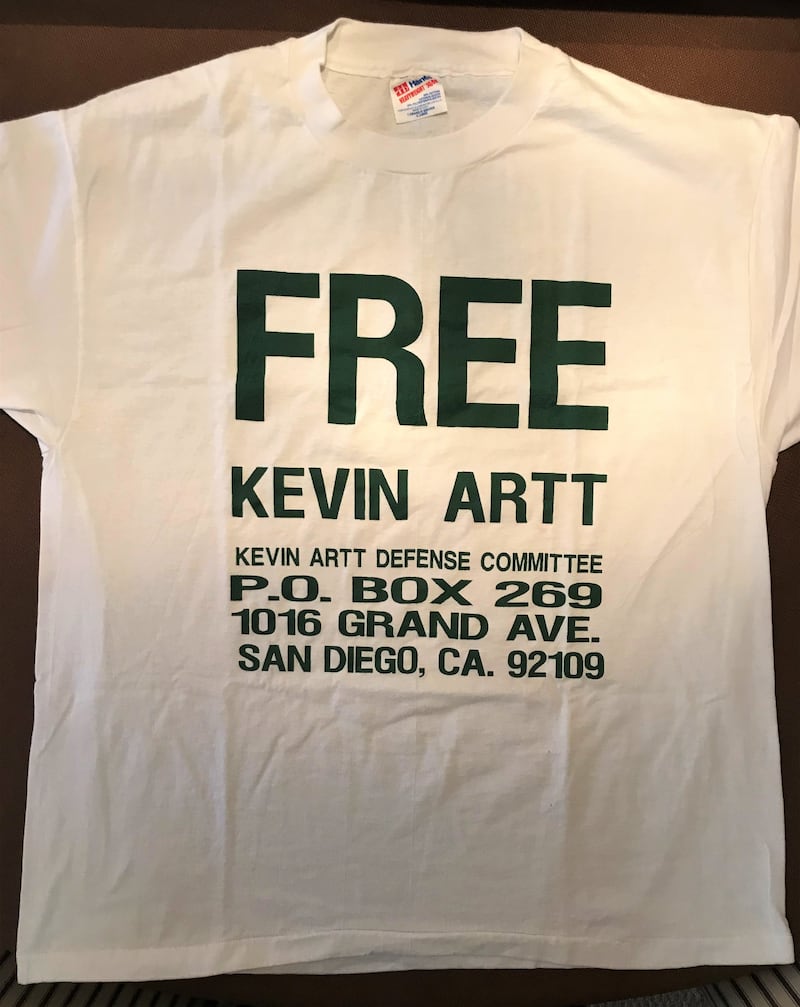 The campaign to clear Kevin Barry Artt's name included T-shirts and bumper stickers