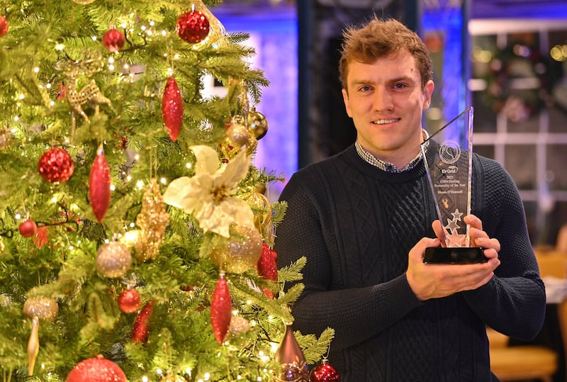 Shane O'Donnell receives his award at the GWA awards' ceremony. (Sportsfile)