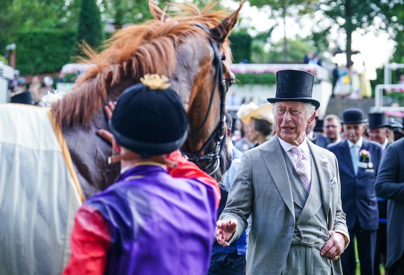 The King with Desert Hero after victory in the King George V Stakes