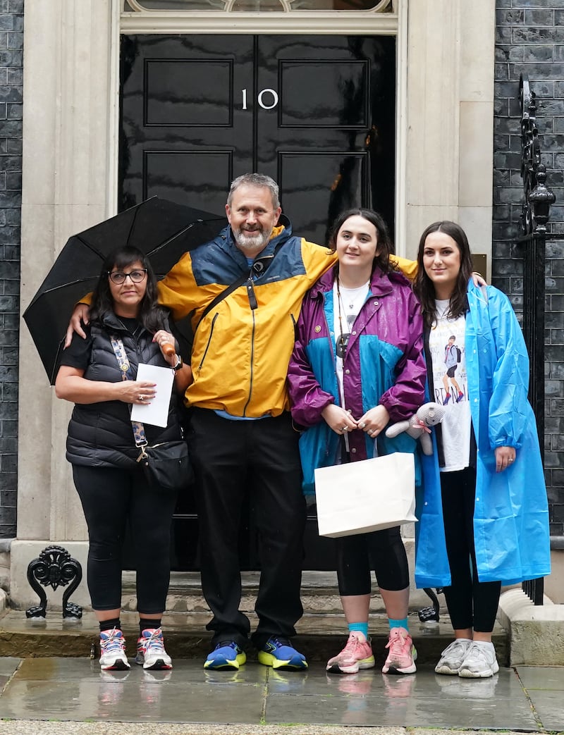 Figen Murray in Downing Street with husband Stuart Murray and daughters Nikita Murray and Louise Webster