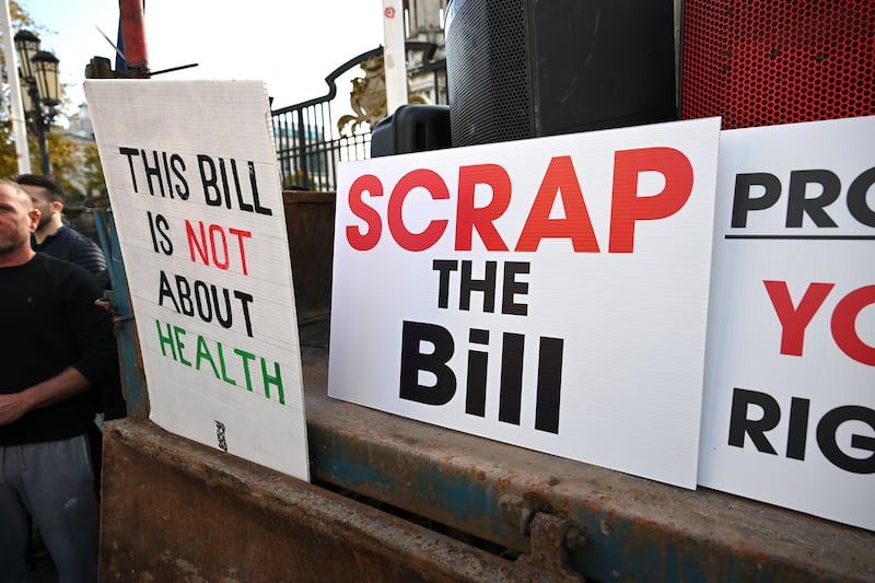 12th October  2024
Presseye.com
Protestors pictured at Belfast City Hall against the  NI Public Health Bill.
.
The ‘Stop the NI Health Bill’ Campaign says the Bill, if it becomes law, “threatens medical freedom with forced exams, quarantine, and vaccinations.” The campaign also says the legislation extends emergency powers, allowing authorities to impose severe restrictions without consent.



Mandatory Credit -Presseye