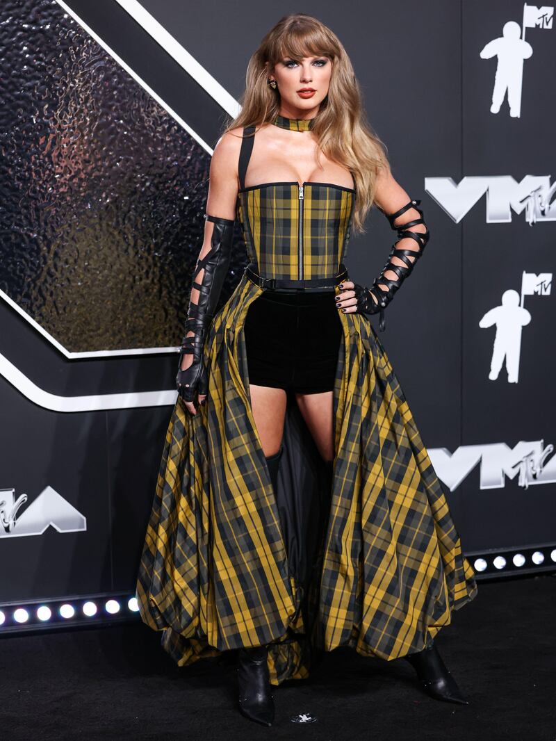 2Y34EK5 Elmont, United States. 11th Sep, 2024. ELMONT, NEW YORK, USA – SEPTEMBER 11: Taylor Swift wearing Dior arrives at the 2024 MTV Video Music Awards held at UBS Arena on September 11, 2024 in Elmont, New York, United States. (Photo by Xavier Collin/Image Press Agency) Credit: Image Press Agency/Alamy Live News