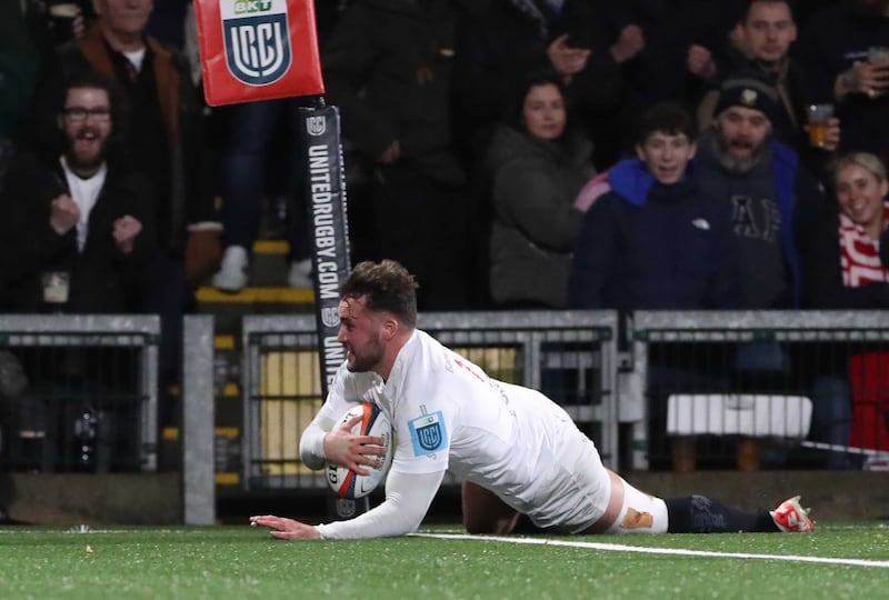 Ben Carson gives Ulster an early with the first of his two tries. But it was Leinster who prevailed on a 27-20 scoreline at Ravenhill.