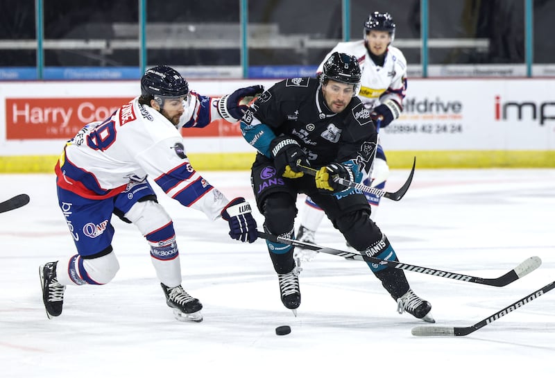 Belfast Giants’ Joe Cassetti with Dundee Stars’ Alex Tonge during Saturday night’s Challenge Cup at the SSE Arena, Belfast.  Photo by William Cherry/Presseye