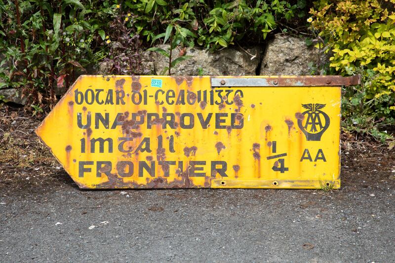 Mount Merrion pub of a rare AA enamel finger unapproved road sign, estimated at 1,500-2,500 EUR. Picture by Michael Donnelly, PA.