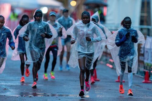 London Marathon runners could face heavy rain for much of the race