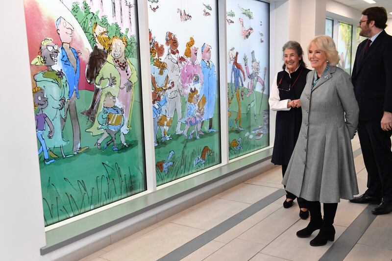 The Queen with Dame Felicity Dahl during a visit to Birmingham Children’s Hospital