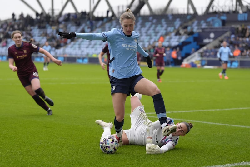 Manchester City’s Vivianne Miedema scored on her return from a long-term knee problem