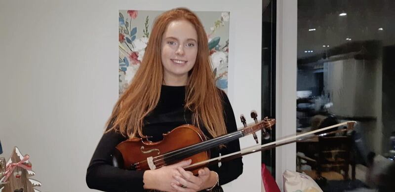 &Uacute;na McGlinchey from Omagh in Co Tyrone is among 14 finalists who will compete for the Se&aacute;n &Oacute; Riada Gold Medal in Cork next month 