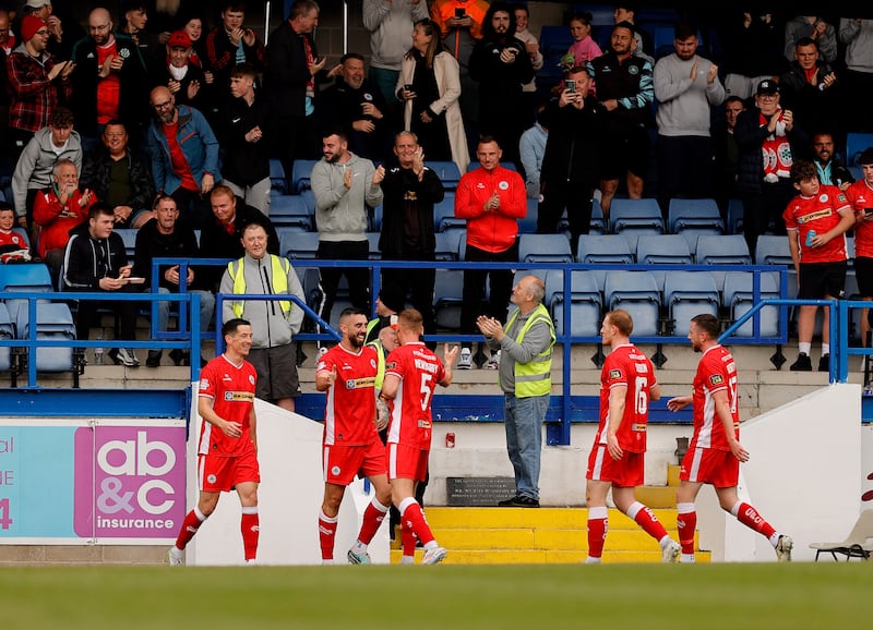 Cliftonville's Joe Gormley celebrates with his team-mates after his goal and during his side's win over Glenavon at Mourneview Park on Saturday

Photo by Alan Weir/Pacemaker