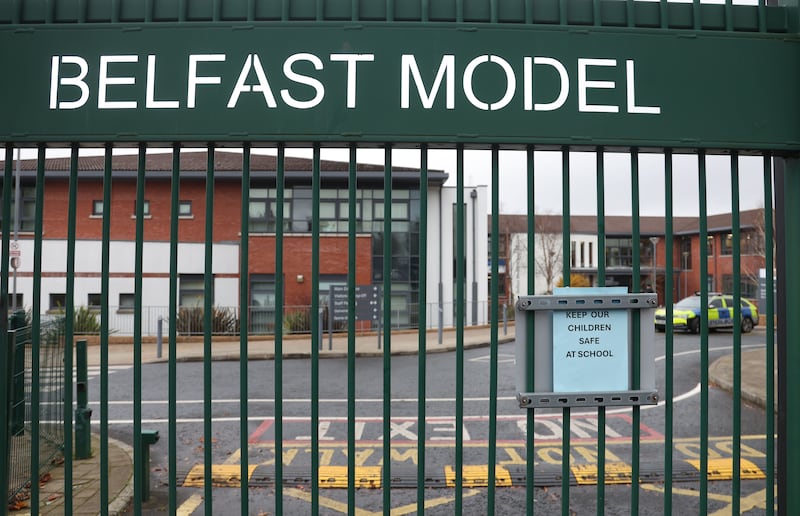 Protests at Belfast Model for Girls in North Belfast.
PICTURE COLM LENAGHAN